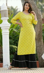 Load image into Gallery viewer, Trendy Women Kurta Set.
