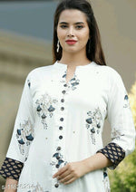 Load image into Gallery viewer, Kashvi Drishya Women Kurta Sets.
